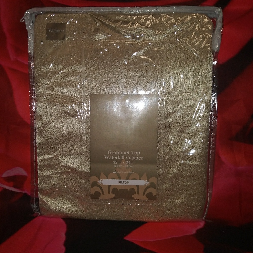 New Hilton Grommet top waterfall valance